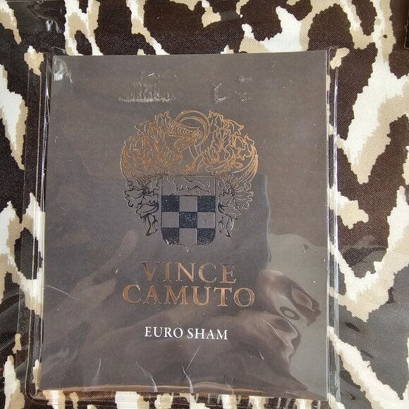 NIP Vince Camuto Key Biscayne Euro Shams 26" x 26" Animal Print - Picture 5 of 5